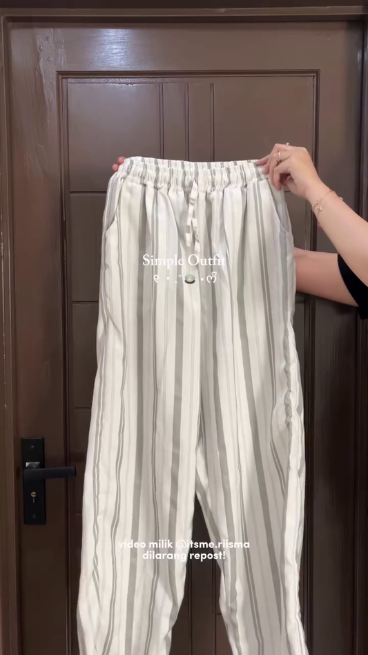 women premium quality branded cardigan sweater with pent