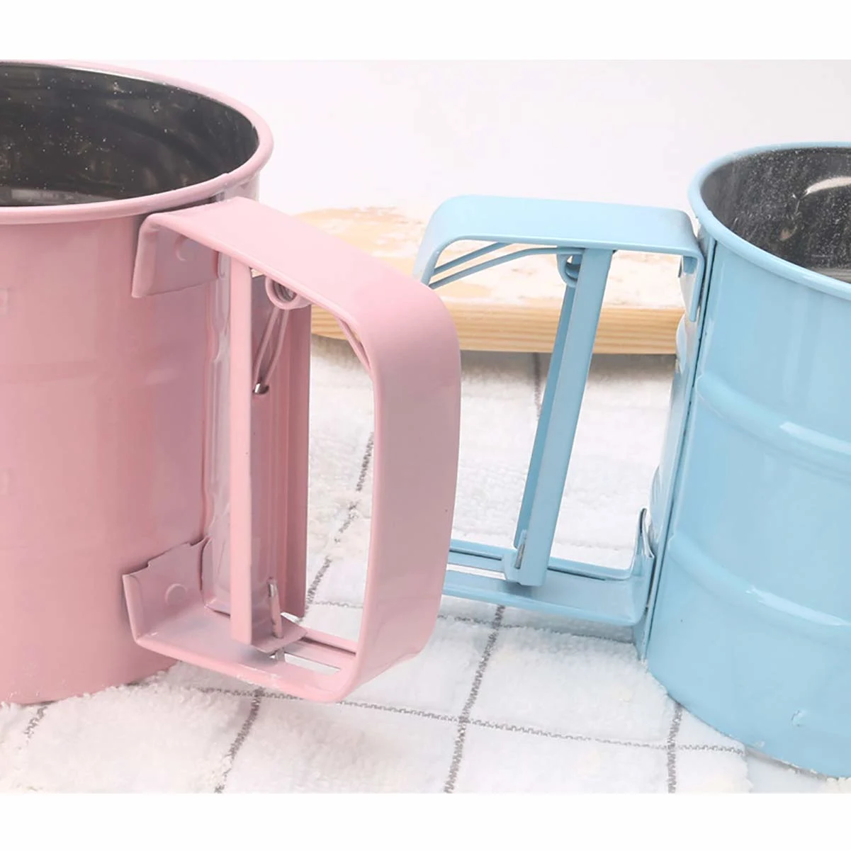 Flour Sifter, Baking Sifter Cup, Sifters for Baking, Flour Sieve with 24 Fine Mesh, Stainless Steel Handheld Bake Sieve Cup for Sugar, Flour, Coffee Powder