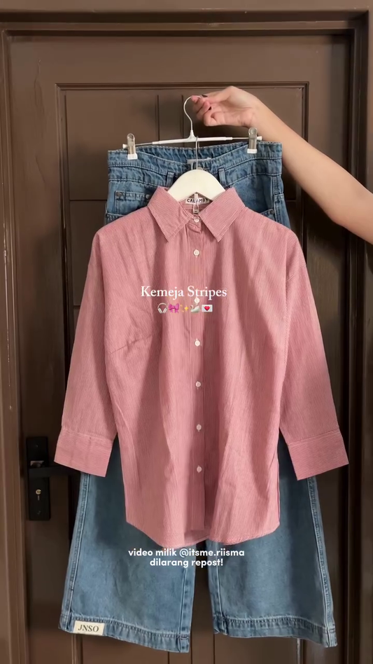 Wrapped in sunshine: the elegance of yellow in every fold …