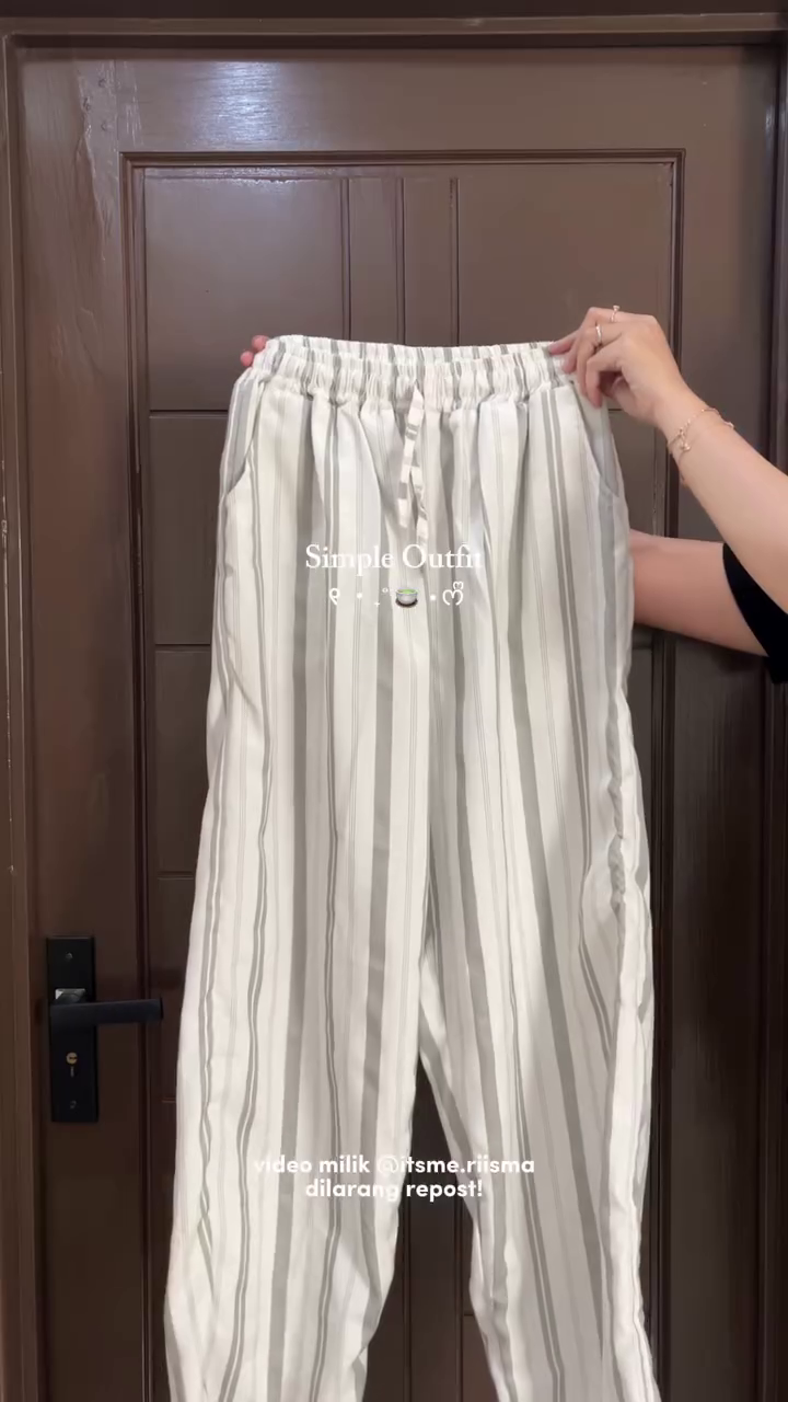 women premium quality branded cardigan sweater with pent