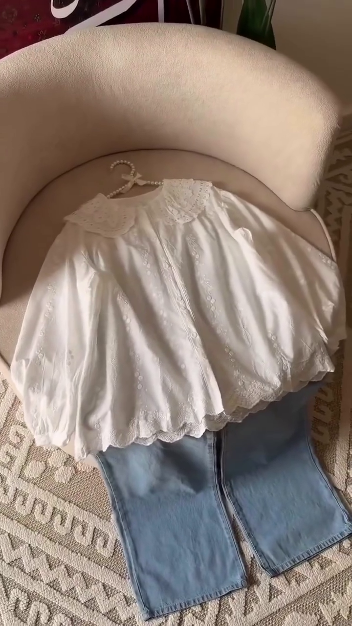 Vintage Inspired White Cotton Blouse with Scalloped Peter