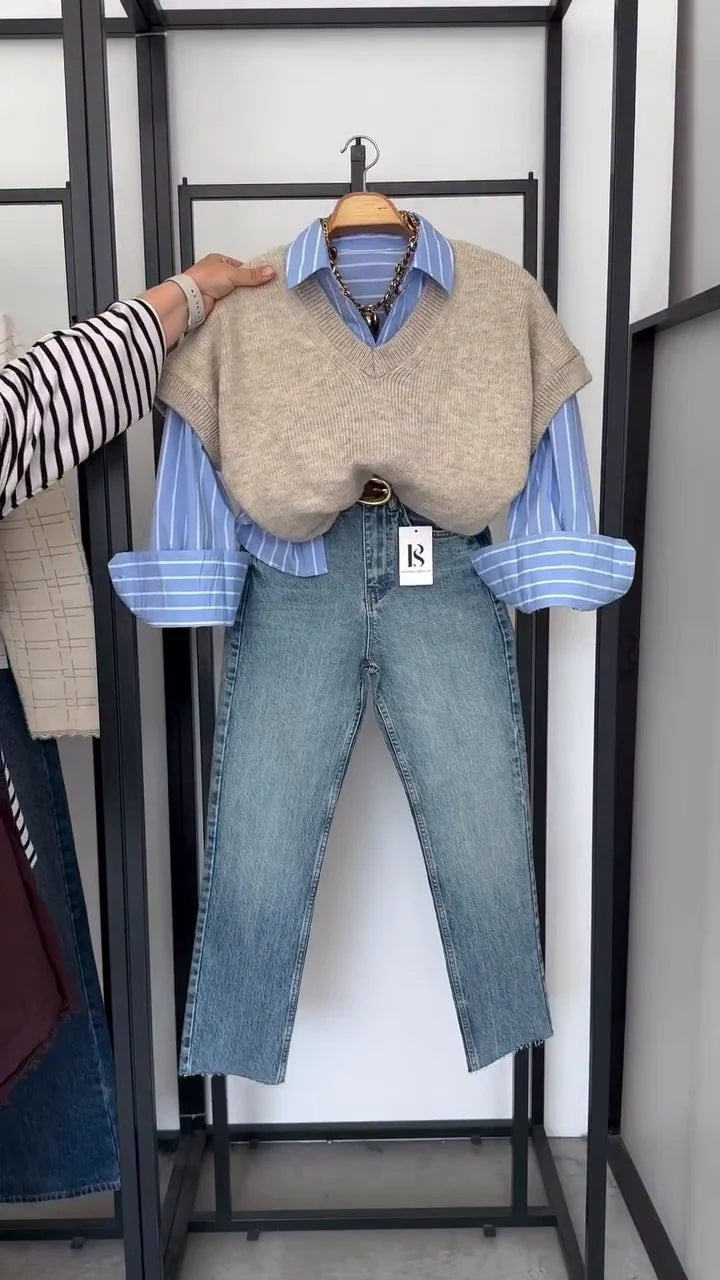 Women’s V Neck Sweater Vest Oversized Sleeveless Loose Knit Tops Cable Sleeveless Sweater