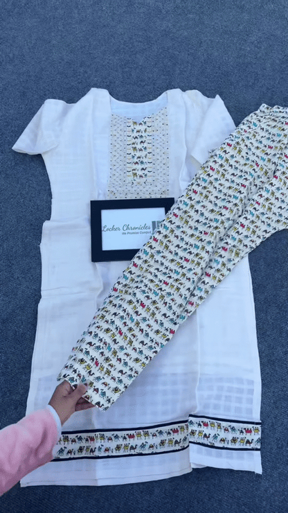 White Embroidered Kurta Set with Animal Motif Dupatta & Pants – Comfort-Focused Ethnicwear for Women