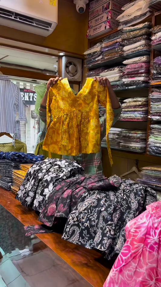 Green Floral Printed V-Neck Blouse with Long Sleeves for Women