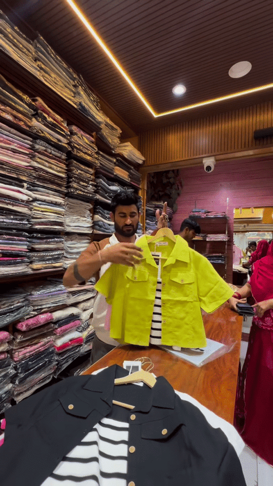 White Short-Sleeve Button-Down Shirt with Chest Pockets and Brown Buttons for Men
