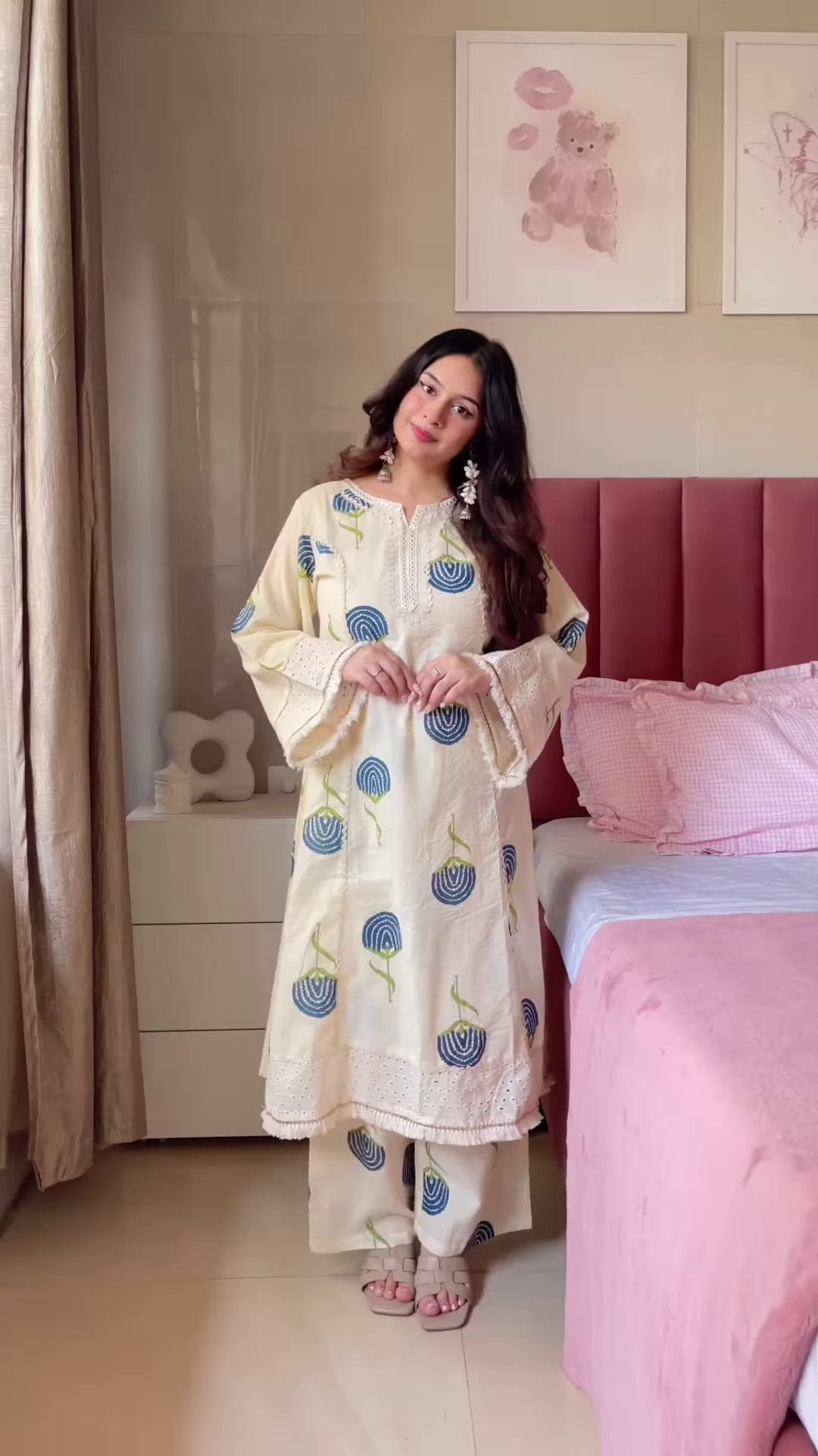 Cream Kurta with Black Embroidered Floral Dupatta – Elegant Ethnic Set for Women