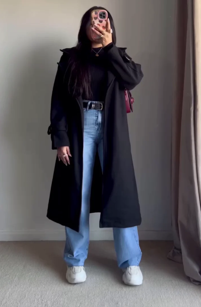 Long Black Coat Look 🖤 with Light Blue Jeans & White Sneakers – Street-Ready Layering