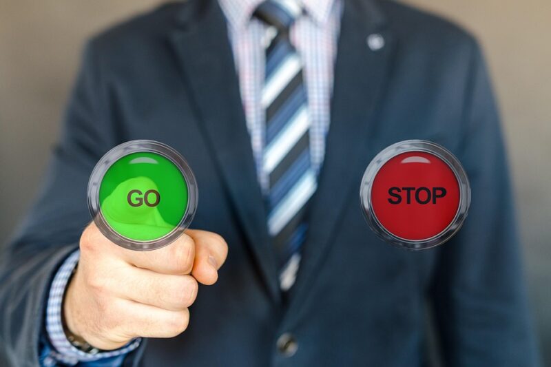 Revolutionizing Decision-Making: Expert Insights on AI Implementation