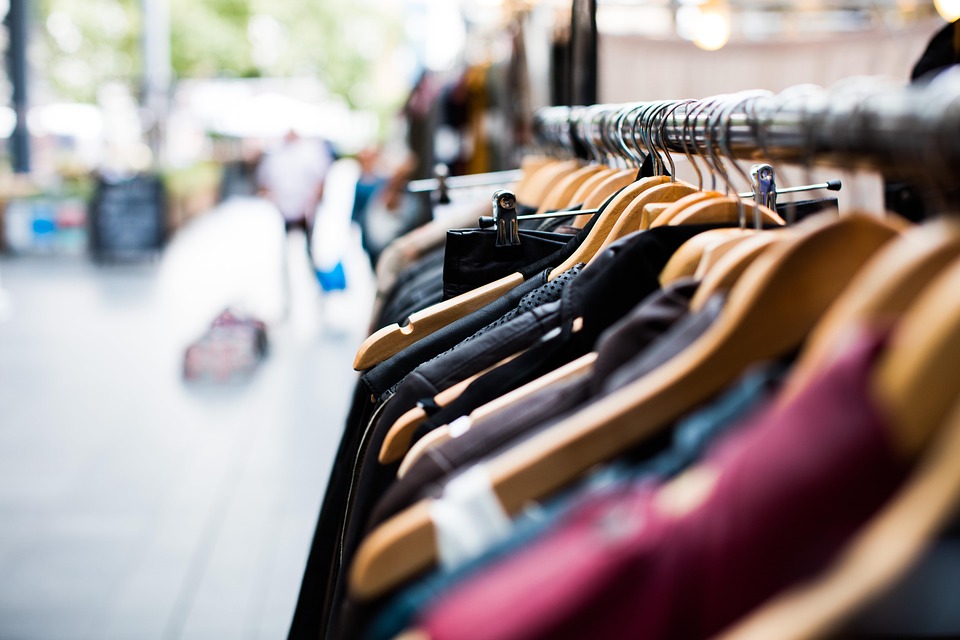 Revolutionizing Retail: How AI is Changing the Game for Product Description Writing