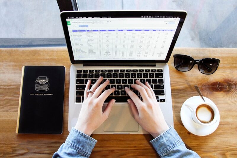 Revolutionizing Productivity: How AI is Automating Meetings and Changing the Workplace