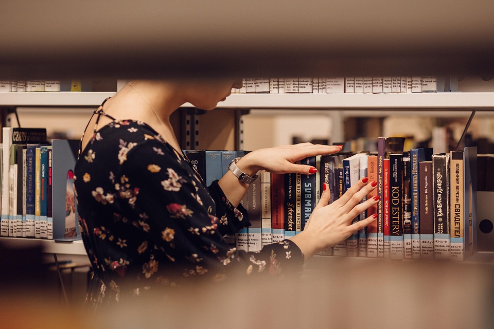 Navigating the Future of Work: Expert AI Guidance for Professionals